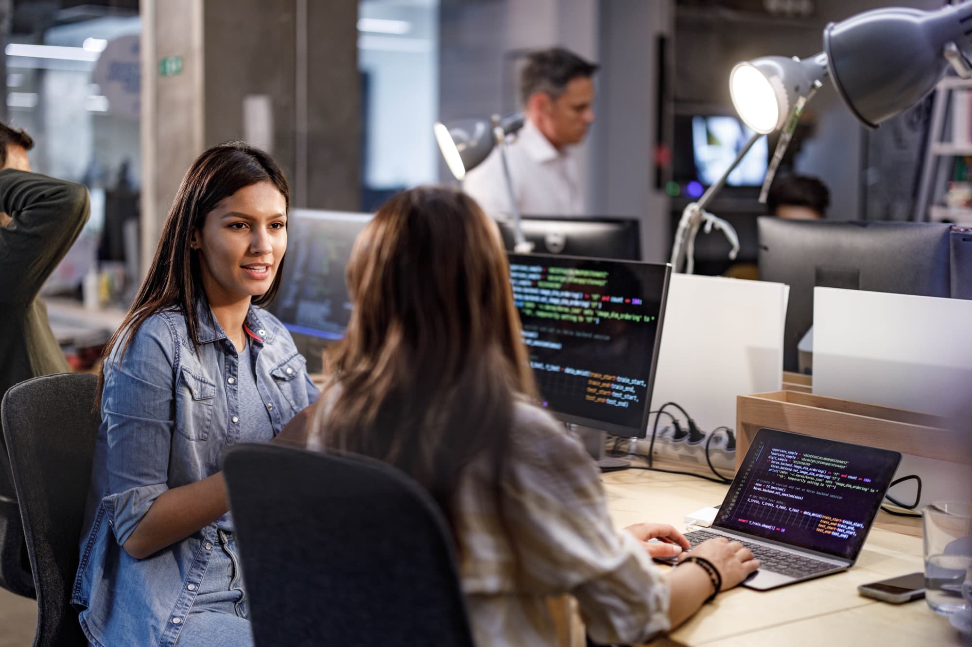 What’s the Difference: Software Developer vs. Software Engineer